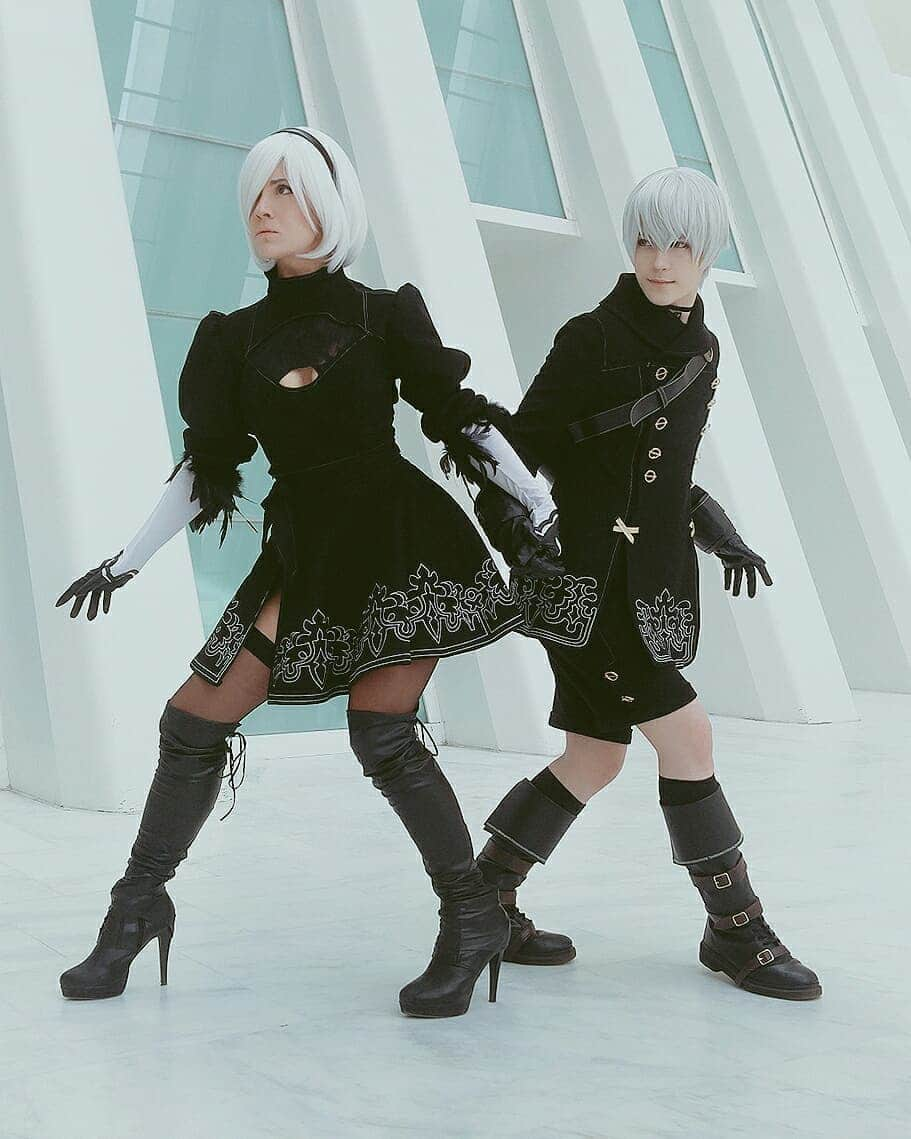 Geheさんのインスタグラム写真 - (GeheInstagram)「At @CometCon18 already! With Kali from @askalcosplay cosplaying NierAutomata!  Today is just chill day, I have an interview with the rest of the guests and will be free walking around for a little time later :D This place is amazing! There's a huge inner amphitheater for the cosplay contest, I hope I can take some nice pics here, can't wait to meet everyone 🤖 🤖  #CometCon #NieRautomata #Cosplay」3月23日 23時43分 - geheichou