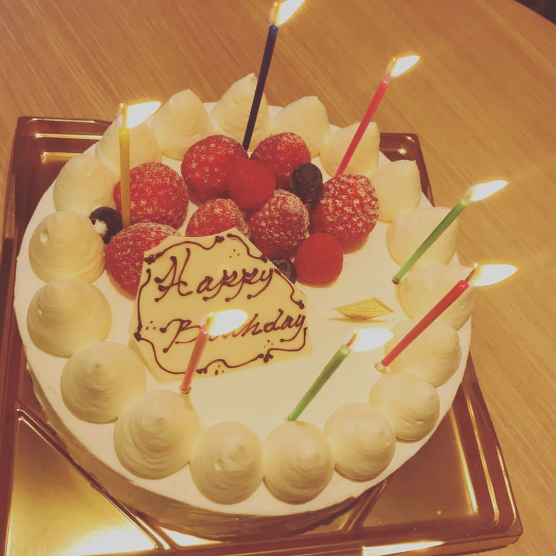 anagrams_partyのインスタグラム：「お誕生日おめでとう🎉 3月お誕生日会 #TGIF #アナグラム #anagrams #中目黒 #桜も見頃🌸🌸🌸」