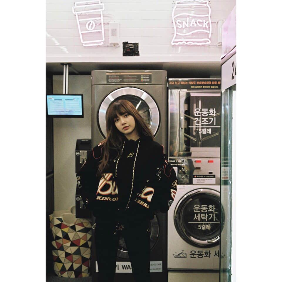 BLACKPINKさんのインスタグラム写真 - (BLACKPINKInstagram)「#BLACKPINK#LISA#블랙핑크#리사#NONAGON#광고 📷포토 바이 챙🐿」3月23日 18時11分 - blackpinkofficial