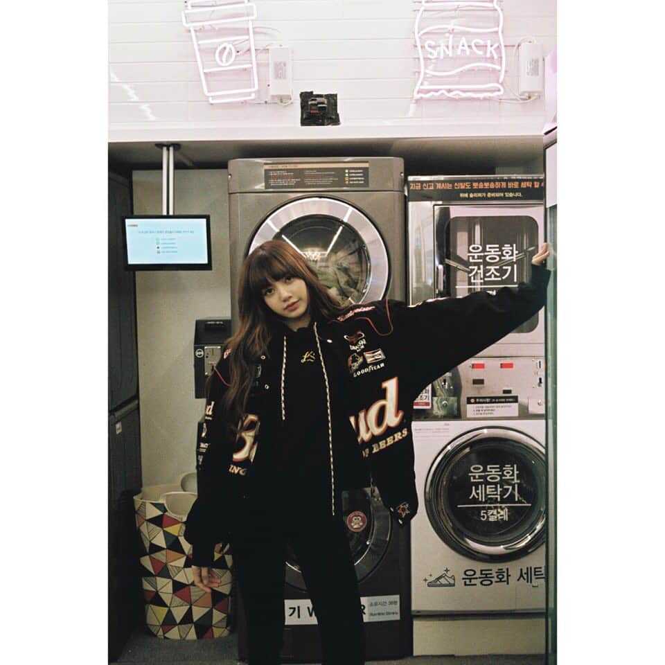 BLACKPINKさんのインスタグラム写真 - (BLACKPINKInstagram)「#BLACKPINK#LISA#블랙핑크#리사#NONAGON#광고 📷포토 바이 챙🐿」3月23日 18時11分 - blackpinkofficial