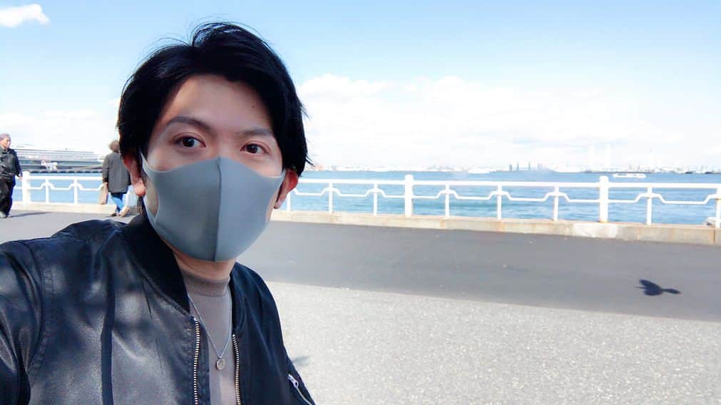 安達雅哉のインスタグラム：「ただただ通り過ぎただけの横浜観光📷 #横浜 #山下公園 #中華街 #かもめ」