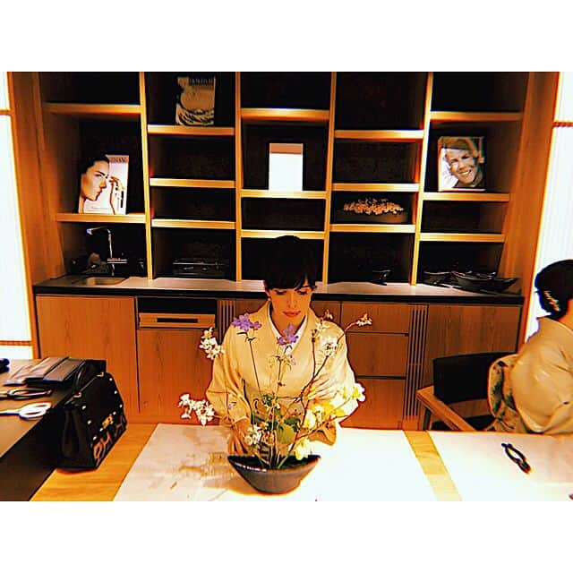 IVANさんのインスタグラム写真 - (IVANInstagram)「* 🌸🌸👘💚✨🌙 tokyo gardens @armanibeauty  和装で素敵な空間にお邪魔しました♡ * #armanibeauty#tokyogardens#love#kimono#hoshinoyatokyo  #和装 #しなやかに凛々しく #柔らかく上品に #最近はそんな雰囲気を学びたいです #花道や茶道 #奥深くて素敵です #素敵な週末を♡」3月24日 14時15分 - fresanaca