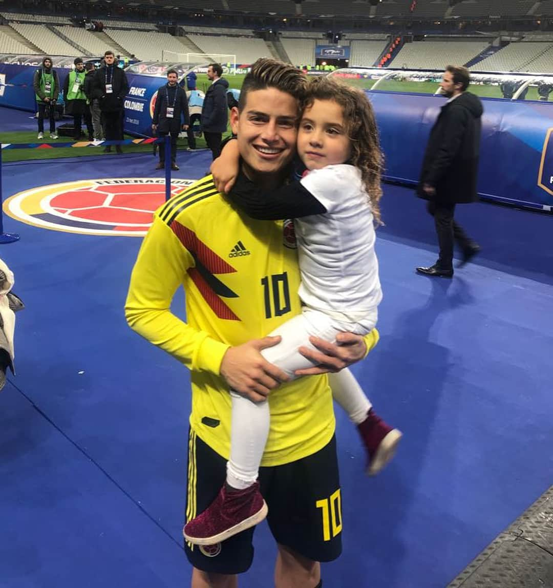 ハメス・ロドリゲスさんのインスタグラム写真 - (ハメス・ロドリゲスInstagram)「Mi inspiración 😍🇨🇴」3月25日 4時42分 - jamesrodriguez10