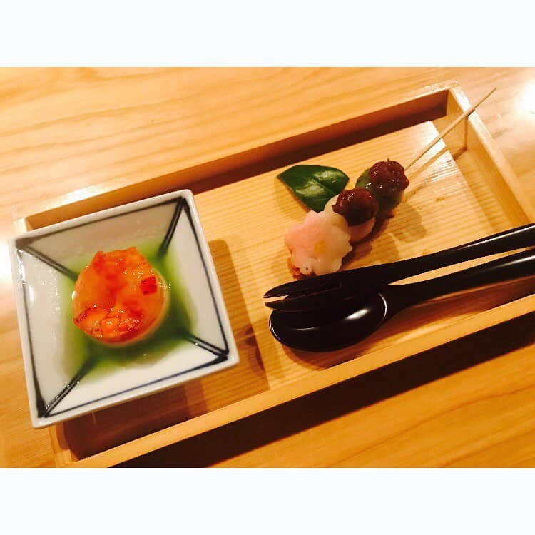 佐野ひなこさんのインスタグラム写真 - (佐野ひなこInstagram)「日本食って美しい😌 ただいま日本❤︎ #お花見したい🌸🍡❤︎ #ひなグルメ」3月25日 8時24分 - hinako_sano