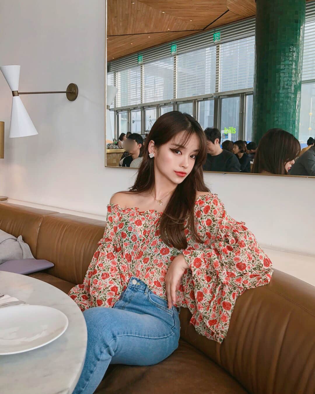 カン・ギョンミンさんのインスタグラム写真 - (カン・ギョンミンInstagram)「ㅎ r ,, 어뜨카지 ,, 오프숄더 미쳤어 ,, ‧⁺◟( ᵒ̴̶̷̥́ ·̫ ᵒ̴̶̷̣̥̀ )💐 진짜 증말 나는 봄을 싸랑해 .. 💕 이 세상 오프숄더 내가 다 입을거야 ㅠㅠㅠ #룩앳민 #굠민코디」3月25日 23時07分 - kkmmmkk