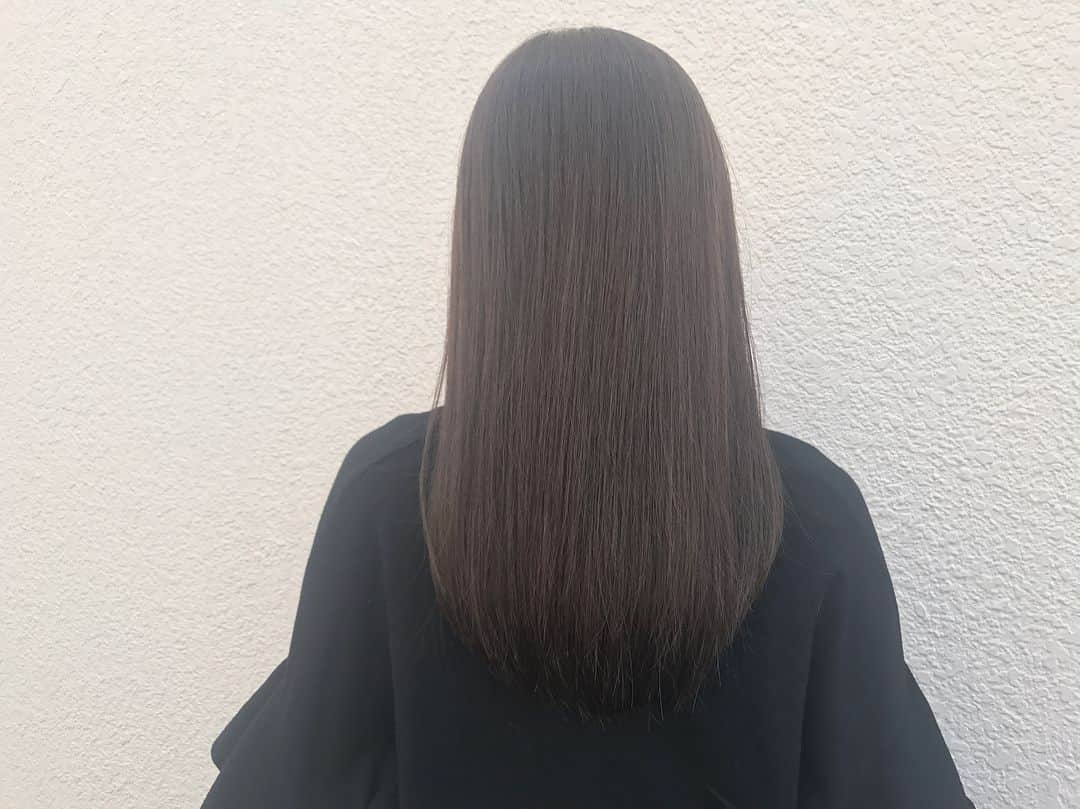 赤谷奈緒子さんのインスタグラム写真 - (赤谷奈緒子Instagram)「Belle💛写真分かりずらいけど、とっても綺麗な色にしてもらいました♡ @ichiroakatani  @hair_salon_belle . . #color #cut #hair #maintenance #thankyou #미용실 #belle」3月25日 18時29分 - naokoakatani