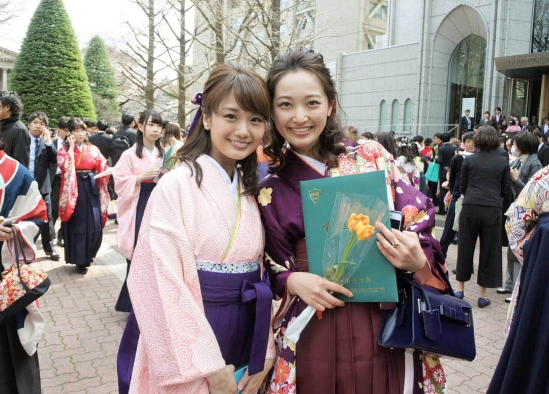 西口真央のインスタグラム：「2018.3.24 青山学院大学経営学部マーケティング学科 卒業しました 🎓🌸 . 4年間 東京でお世話になった皆様、本当にありがとうございました！ . お友達になってくれた皆さん、素敵な思い出をたくさんありがとうございました。 . あっという間の4年間でした泣 皆さんまたお会いしましょう ☺︎！！！！！ . #いのうえせいか」