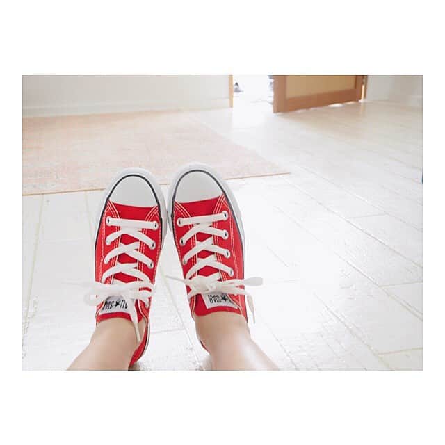 大原優乃さんのインスタグラム写真 - (大原優乃Instagram)「これは衣装で履いたスニーカーだけど、いろんな色やデザインの集めたいなぁ☺︎☺︎ #CONVERSE」3月25日 21時19分 - yuno_ohara