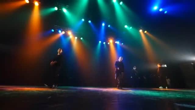 momocaのインスタグラム：「#housedancecrossing」