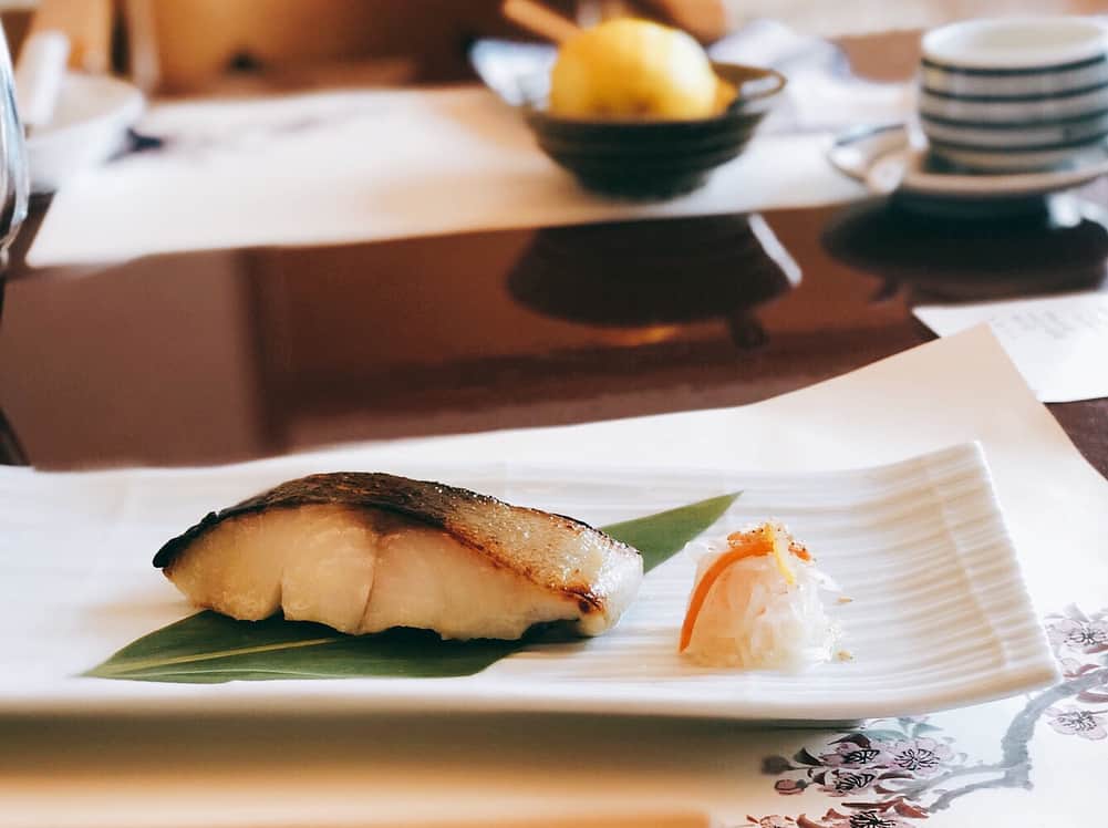 のインスタグラム：「先日の梅の花 @umenohana_yuba_tofu でいただいたコースお料理✨  #梅の花 #アンバサダー #豆腐 #湯葉 #個室ランチ #tofu #yuba #japaneserestaurant」