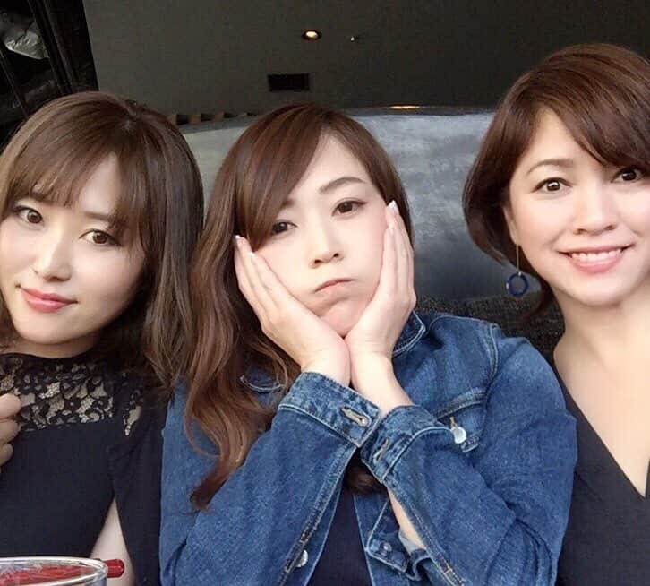 のインスタグラム：「美魔女同期😘  コンテスト前から 彼女達と何度ラインしただろうか❣️ 同じ舞台に立った 一緒に頑張った 一緒に笑った 一緒に泣いた 素晴らしい仲間❤️ 私が一番おばちゃんだけど 年齢関係ない 仲間なんだよね❣️ ステキな出会いに感謝❣️ 諦めないで良かった チャレンジして良かった❣️ 9回の美魔女コンテストの募集も始まったそうです❣️ ステキな出会いが待ってます💕  ぜひチャレンジしてみては❤️😊 れいちゃん、しおりちゃん！ 明日から◯◯抜きがんばる笑😭😭😭 #チーム美魔女#7期生#美魔女同期#ランチ#しおりちゃん#れいちゃん#たなえつ#出会い#美魔女コンテスト#国民的美魔女コンテスト#followme」
