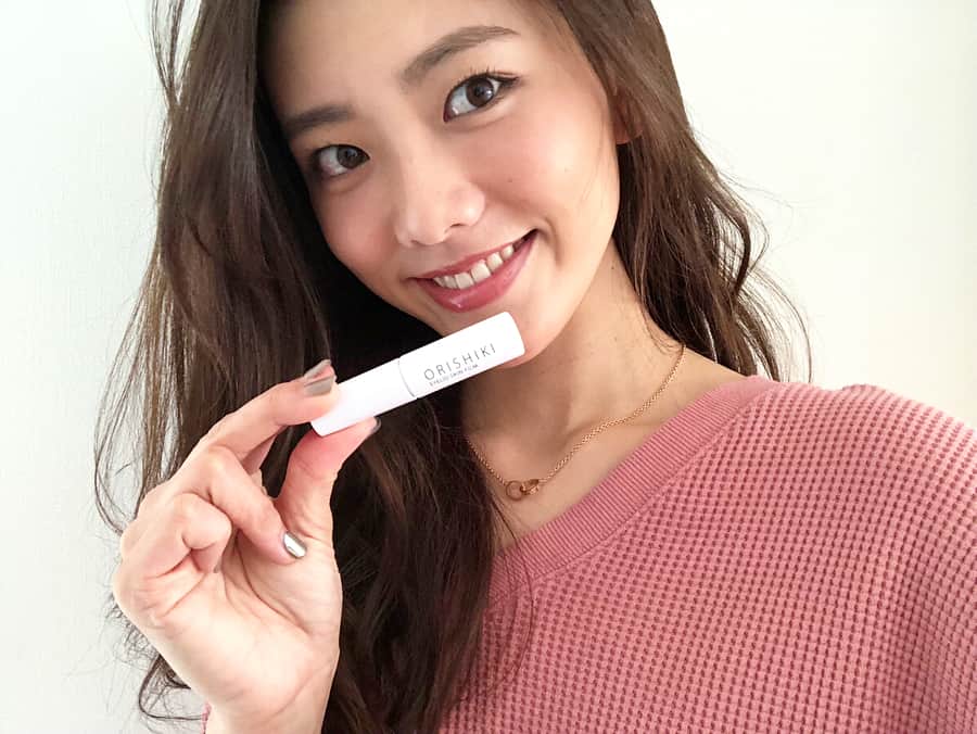 のインスタグラム：「. . 瞼が重い時や雰囲気変えたい時に 忍ばせている『折式』♡♡♡ @dupbeauty . 自由に二重の幅を変えれて 自然な仕上がりになるコスメ♡ . #ディーアップ#折式#オリシキ #ORISHIKI#二重メイク #二重幅#二重 #eyemakeup#eyemake #beauty#make#cosme」