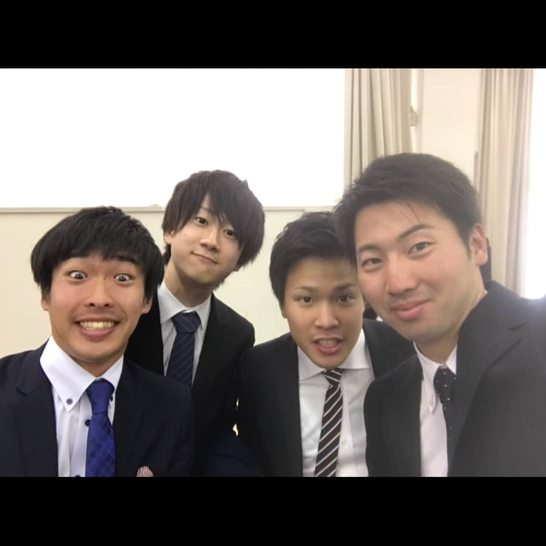 鈴木遼太郎さんのインスタグラム写真 - (鈴木遼太郎Instagram)「. こんばんは！ . 本日、東北学院大学の卒業式があり、無事卒業することができました！4年間、すごく濃い時間を過ごしました(^^) . 素晴らしい仲間、先輩、後輩、友人、先生などたくさんの方々に本当に感謝です😊 . この4年間を無駄にせず頑張って行きます！ . 帰省しても野球部、またみんなで集まりましょ！！！そしてみんながんばろおおおお🐴 . #東北学院大学 #野球部 #リーベガチ勢 #ありがとう」3月26日 20時40分 - taro071024