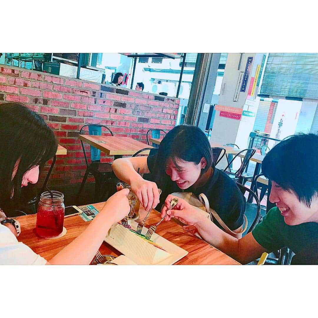 のインスタグラム：「. . . #たのしかったな #またいきたいな #インスタ映えのケーキをつっつく #ぶんさんと肉山とぎた #でもさ気づけばさ #この4人になること多くてさ #私はもお飽き飽きよ？ #ってことで #ぎたはぴば。 . . ...★」