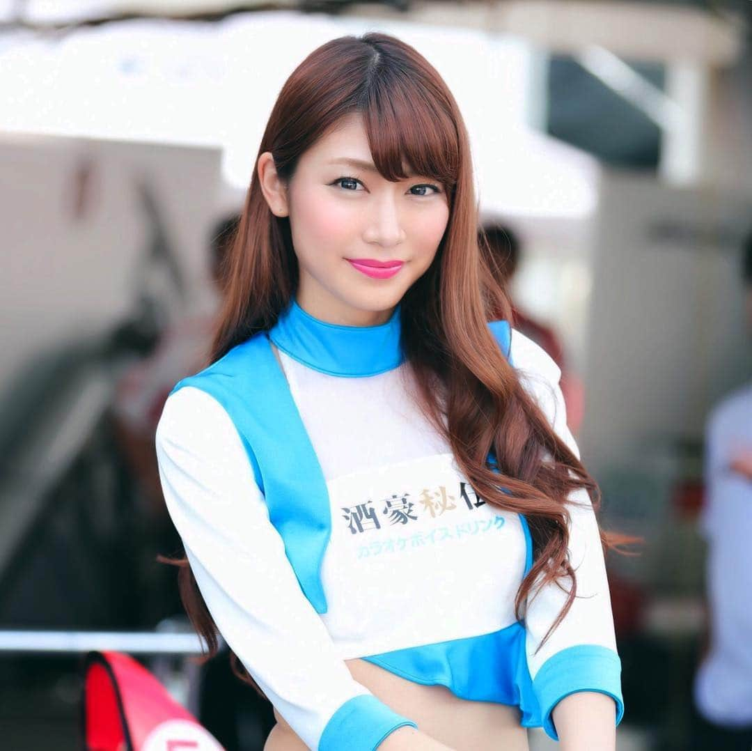 愛聖りささんのインスタグラム写真 - (愛聖りさInstagram)「. 【ご報告】 SUPER GT 2018は、 KONDO RACINGの Vガールとして、レースクイーンを 務めさせて頂くことになりました。 GTのRQを初めて務めたチームで、 4年目となるVガールとして またお仕事ができること、 本当に本当に嬉しく思います。 1年間よろしくお願いします❤️ . #supergt #kondoracing #24 #酒豪秘伝 #カラオケボイスドリンク #rq #レースクイーン #💙」3月26日 21時16分 - risa_aise