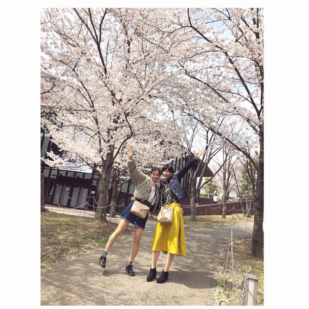 小貫莉奈さんのインスタグラム写真 - (小貫莉奈Instagram)「今日は、莉音ちゃんとTBSにラジオ見学に行ってきました！！ 情報解禁をお楽しみに〜😆 桜が満開でとっても綺麗でした🌸 #エイジアプロモーション #岡本莉音 #小貫莉奈」3月26日 22時09分 - rina_onuki0529