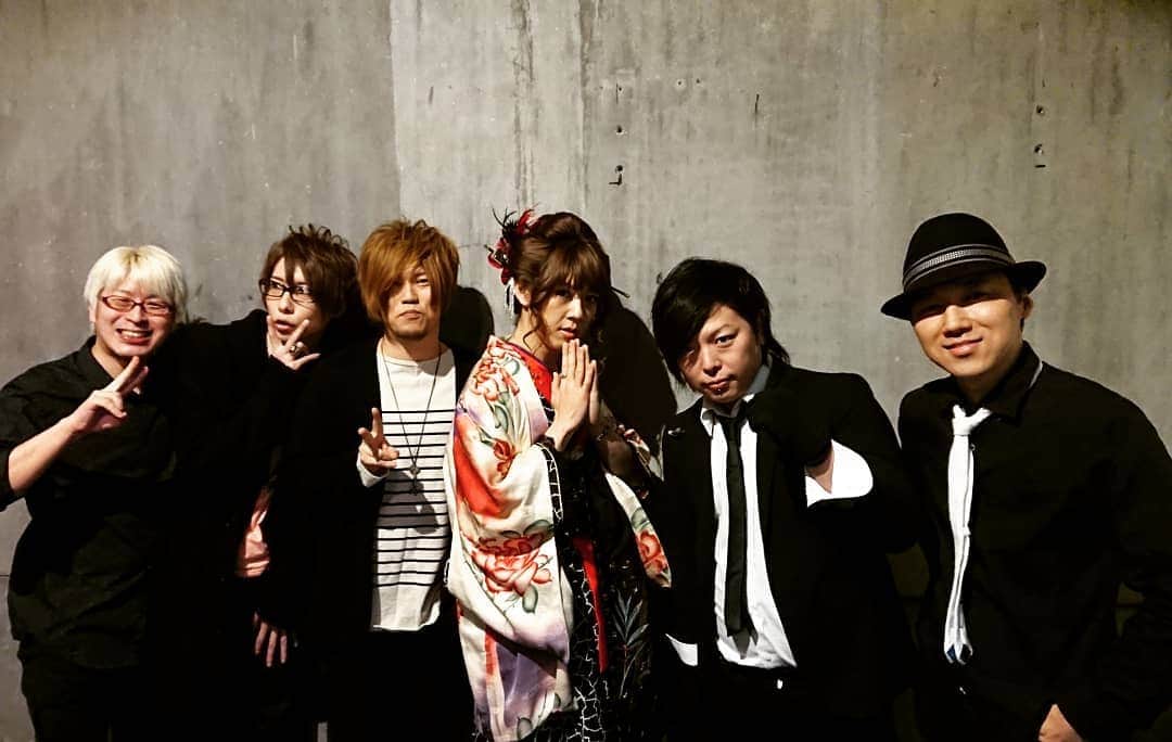 亜沙さんのインスタグラム写真 - (亜沙Instagram)「亜沙バンドもなかなか良いグルーヴ感になって参りました。 (´ー｀)ノ」3月27日 11時48分 - asa.bassist