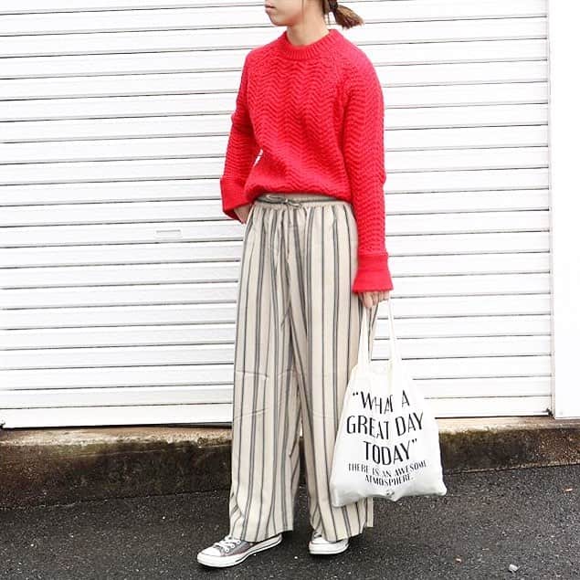 RANKING CHUUN fashionランキングチューンのインスタグラム：「. RANKING CHUUN fashion . @_ariiisu_ さんの ＜春の大人カジュアルコーデBEST5＞ . 第３位は春ニットコーデ✨ .  ニット▶  @titivatejp ストライプワイドパンツ▶  @sevendayssunday_official  バッグ▶  vintage スニーカー▶ @converse_jp . ♥ワンポイント 赤ニットにストライプで春っぽくしてみました！赤ニットなど冬っぽくなりがちですが、下に明るい色と小物もホワイト系をもってくと春っぽくお洒落なコーデになるとおもいます！ . 次は第２位の発表です💎 . #rankingchuun #ファッション#fashion  #オシャレ #きょコ #着画 #instafashion #ootd  #おしゃれさんと繋がりたい #フォローミー  #いつコ #outfit  #大人カジュアルコーデ#大人コーデ #上品コーデ #コーディネート探検隊 #ユニジョ#ジユジョ #ママコーデ #カジュア ル #コーデ女子部 #ootd_kob #カフェ #カジュアルコーデ#トレンド #春コーデ」