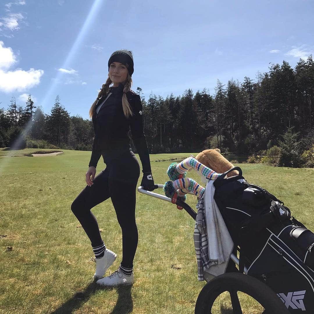 ペイジ・スピラナックさんのインスタグラム写真 - (ペイジ・スピラナックInstagram)「Today was such a great birthday! No place I’d rather be than @bandondunesgolf😍🙌🏻 Also thank you so much for all the kind birthday messages! You are all the best! #25 #bandondunes」3月27日 9時22分 - _paige.renee