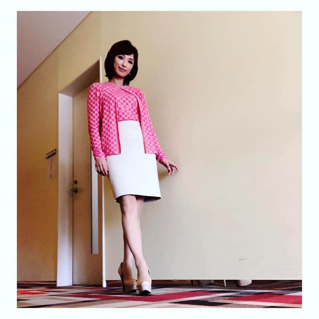 望月理恵さんのインスタグラム写真 - (望月理恵Instagram)「今日のズムサタの衣装。 #akris」4月21日 12時45分 - mochiee28