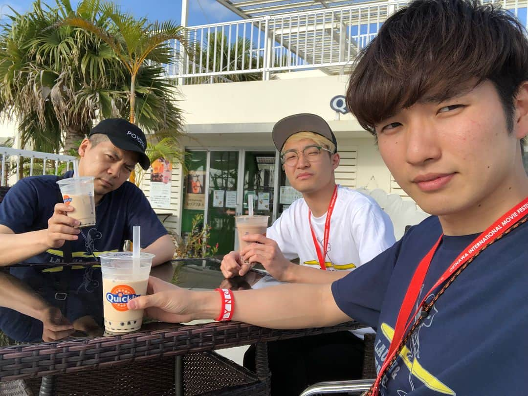 洲崎貴郁さんのインスタグラム写真 - (洲崎貴郁Instagram)「#川原さんとデート  に使っていいよ  #沖縄国際映画祭 #島ぜーんぶでおーきな祭  #キングタコス」4月21日 13時25分 - runnysuzaki0504