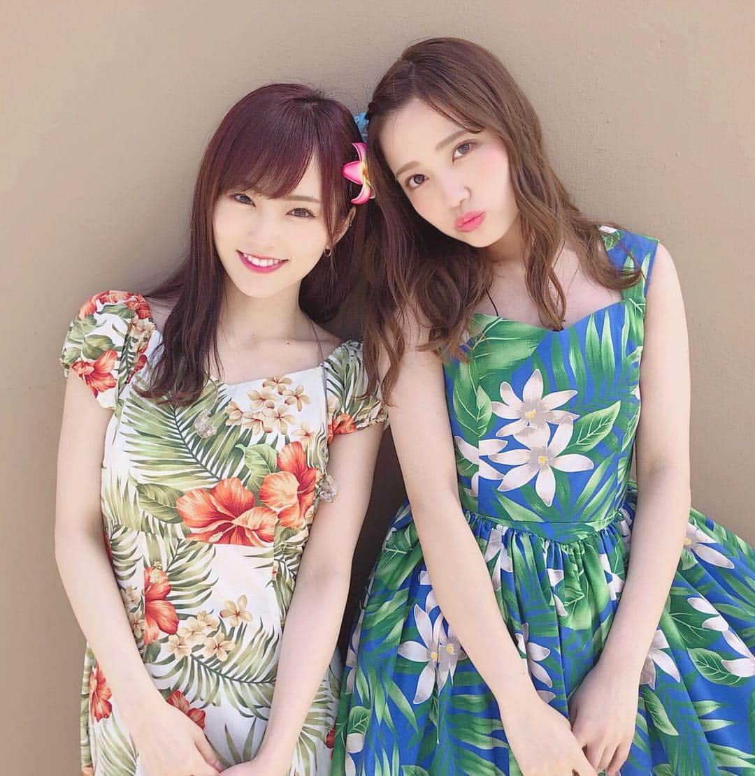 加藤玲奈のインスタグラム：「ライブ楽しかったー😆👍🏻✨ グアム最高🌴🌴🌴🌴 さや姉と📸💕 #instaguam  #guam  #グアム」