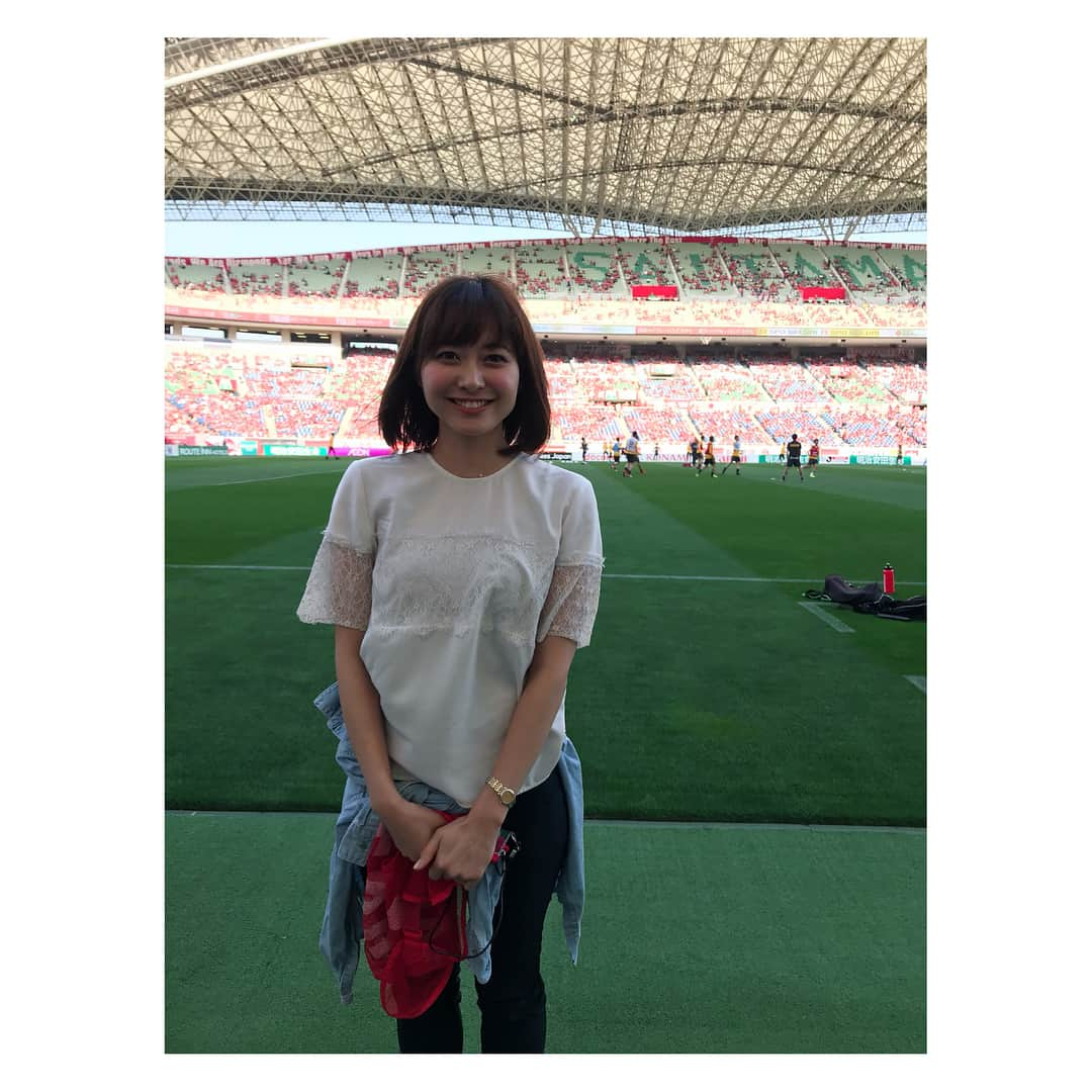 久冨慶子さんのインスタグラム写真 - (久冨慶子Instagram)「今日は 浦和レッズ×北海道コンサドーレ札幌 の試合を取材しました！ 試合前にやべっちF.C.の調査にご協力いただいたサポーターの皆さんありがとうございました😊⚽️ ＊ ＊ #浦和レッズ #北海道コンサドーレ札幌 #jリーグ #サッカー #テレビ朝日 #やべっちfc #久冨慶子 #アナウンサー #⚽️」4月21日 19時51分 - keiko0hisatomi