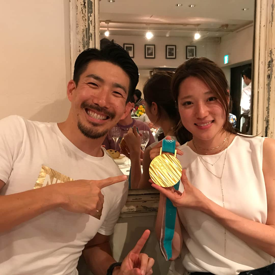 渡邉一成さんのインスタグラム写真 - (渡邉一成Instagram)「今日は平昌オリンピック金メダリストの菊池彩花さんとお会いしました！ 貴重なメダルは恐れ多くて触れませんでしたが貴重な話をたくさん聞けてパワーを貰いました！ 感激！#菊池彩花 #スピードスケート女子団体パシュート #金メダル #手が震えた #涙出そう」4月21日 22時52分 - kazunariwatanabe