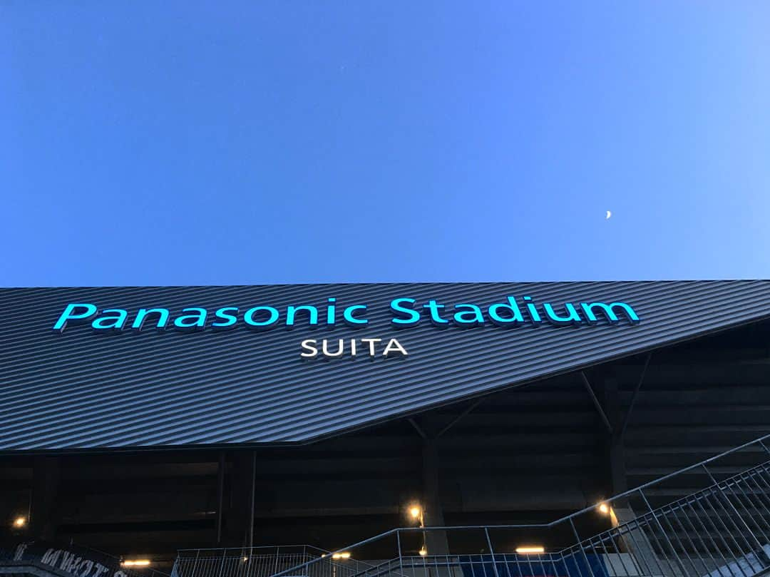 青木愛さんのインスタグラム写真 - (青木愛Instagram)「大阪ダービー💙🖤⚽️🌸 序盤に接触あったりでどうなるかと思ったけど、今年のダービーもウィジョが決めてくれた😭💙🖤✨ 勝つって最高❣️❣️❣️ 選手の気持ちがみえる試合っていいね💙💙💙 暫し余韻に浸ります☺️💙🖤 #ガンバ #ガンバ大阪 #💙🖤 #⚽️ #大阪ダービー #ダービー #パナソニックスタジアム吹田 #ウィ女 #セレッソ大阪 #最高の週末 #やっぱり青が好き💙」4月22日 0時53分 - aiaoki_official