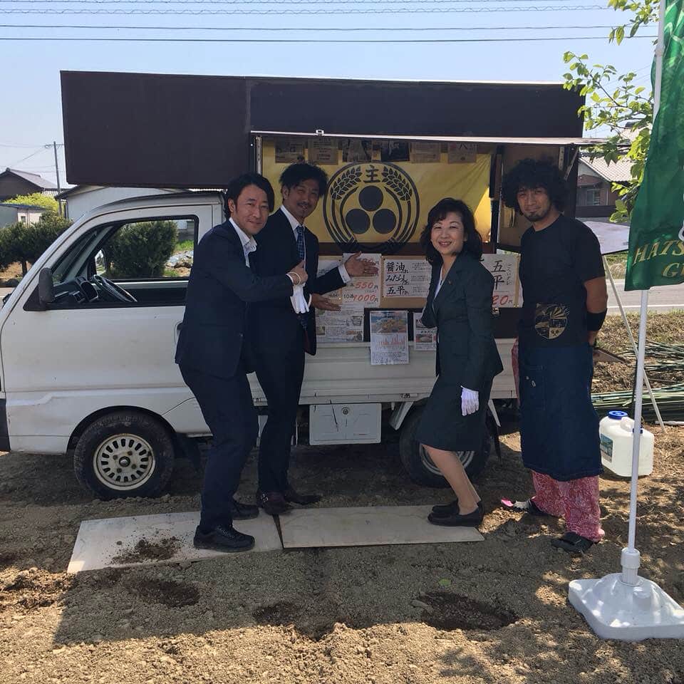 野田聖子さんのインスタグラム写真 - (野田聖子Instagram)「一般社団法人ハートプレイスの施設植樹祭に出席してまいりました。 晴天に恵まれ、たくさんの方々に集まって頂き交流出来たことに嬉しく思います。  #野田聖子 #岐阜」4月22日 12時12分 - seiko.noda