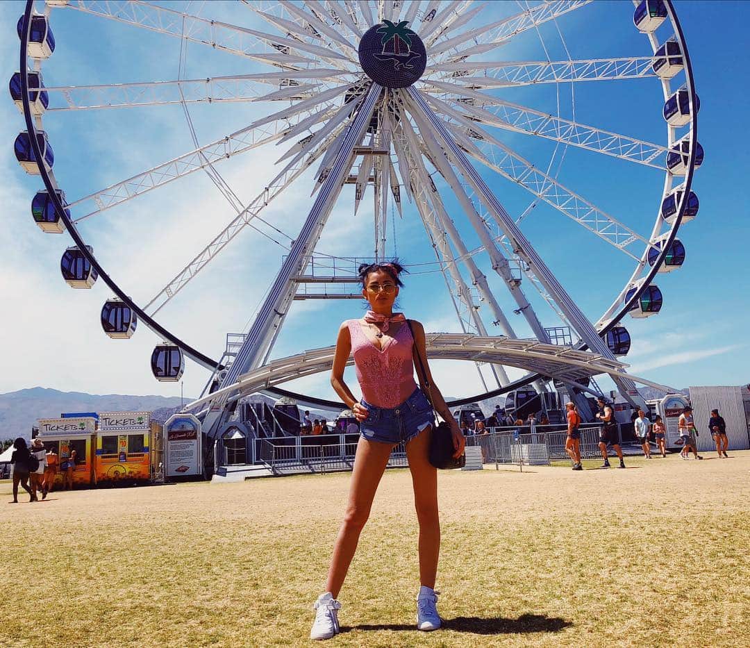 Greta Menchiのインスタグラム：「Your Italian girl landed in the desert 🌵」