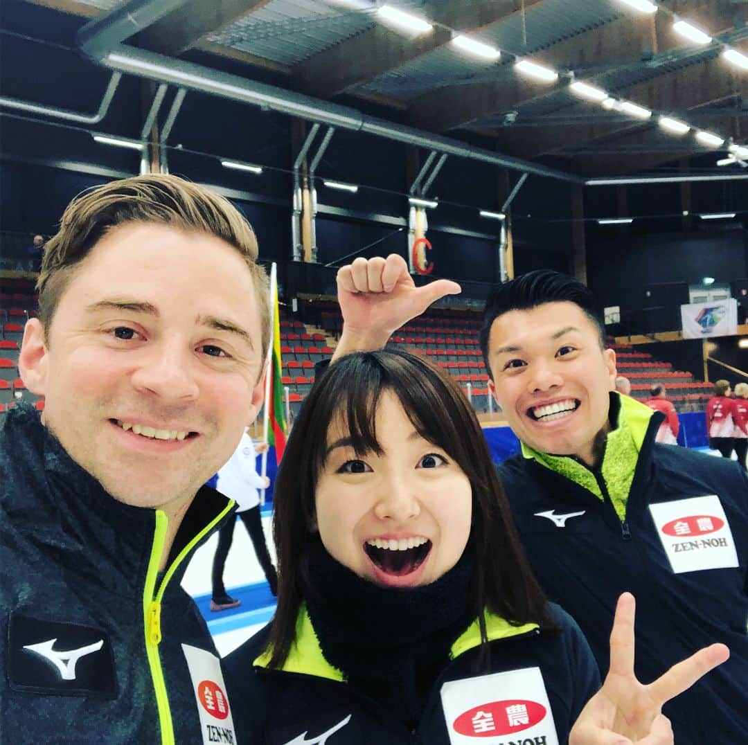 ジェームス・ダグラス・リンドのインスタグラム：「Opening Ceremony at the Mixed Doubles World Championship in Östersund, Sweden with Team Fuji-Yama 🇯🇵 #curling」