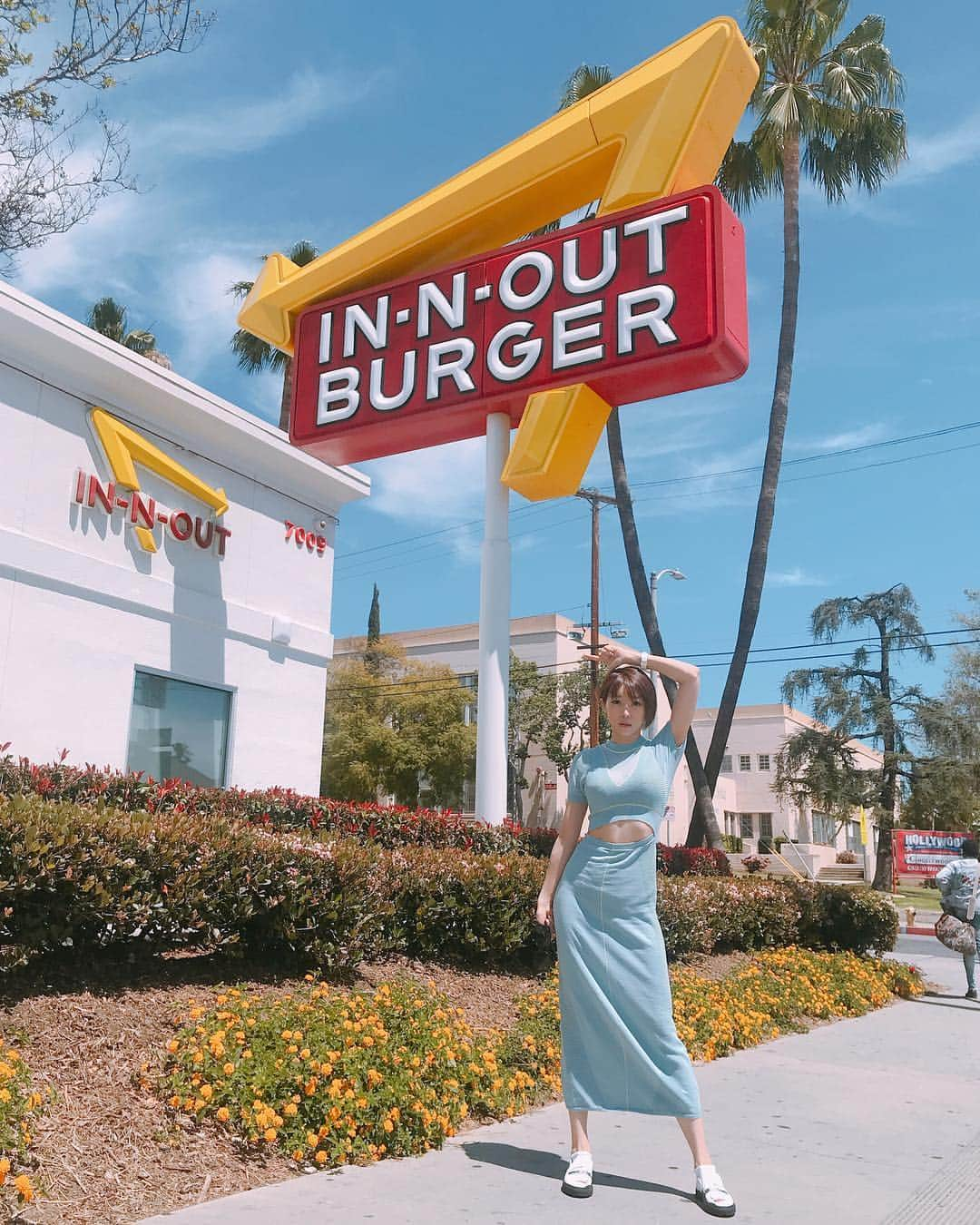 粕谷聡子さんのインスタグラム写真 - (粕谷聡子Instagram)「#INNOUTBURGER #🍔 こっちきたらぜったいたべる。 _______________________________________________Satoko_____★* #tokyo #japan #dancer #댄서 #singer #가수 #아티스트 #舞女 #nodancenolife #筋トレ女子 #スポーツ女子 #workout #fitness #fitgirl #abs #japanese #satokokasuya #粕谷聡子」4月22日 9時49分 - satokokasuya