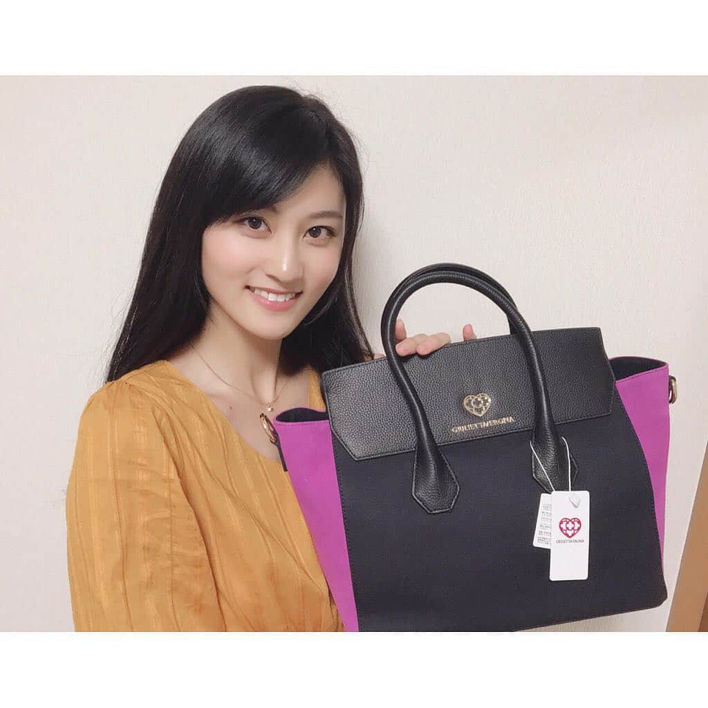 日吉晶羅さんのインスタグラム写真 - (日吉晶羅Instagram)「. NEWBAG!❤️🛍 @giuliettaverona_jp . . ハートのロゴがかわいい💓お気に入りです！ . . #new #newbag #bag #fashion #instalike #instafashion #instagood #instafollow #followme #me #love #giuliettaverona #apparel #selfie #自撮り #トップモデルコレクション #クラウドファンディング #ジュリエッタヴェローナ  #トートバッグ #ピンク #レザー #ファッション #いいね #フォロー」4月22日 11時39分 - akira_kirakira_