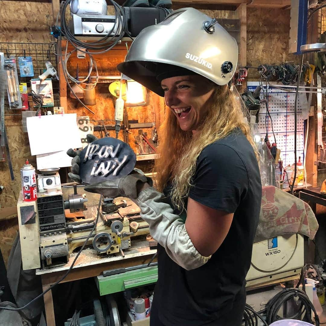 カティンカ・ホッスーさんのインスタグラム写真 - (カティンカ・ホッスーInstagram)「First time in my life I have welded in Tokyo and I made an Iron Lady logo from iron. I think I found my new hobby :) Először életemben hegesztettem, Tokióban, és egy Iron Lady logót készítettem (legalábbis próbáltam). Szerintem megtalaltam az új hobbim ;) #welding #tokyo #IronLady #IronNation」4月22日 17時12分 - hosszukatinka