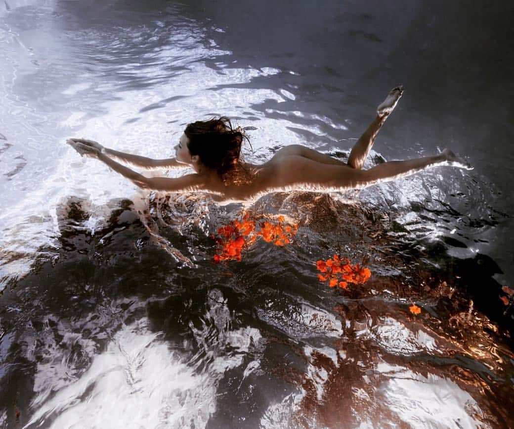Elena Kalisのインスタグラム：「@sunallure 💦」