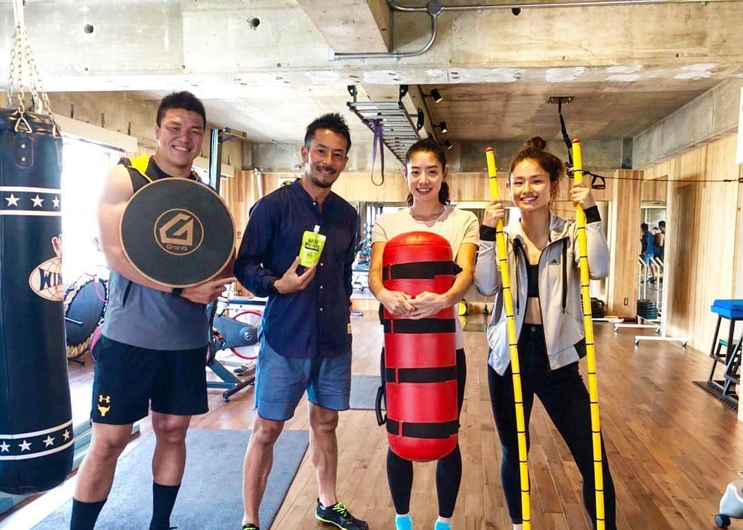 湯田葉月さんのインスタグラム写真 - (湯田葉月Instagram)「治療とトレーニング🏋🏽‍♀️天理大学同期で同じクラスだったハルくんも居て楽しかった✨脚も全力で笑ってます！😆笑。明日から代表合宿ですが、お先に1日目がスタートした気分🧞‍♂️🌿笑  #hockey #rugby #tenri #体B #dayoff #sunwolves #kubotaspears #redsparks」4月23日 16時16分 - yudahazuki