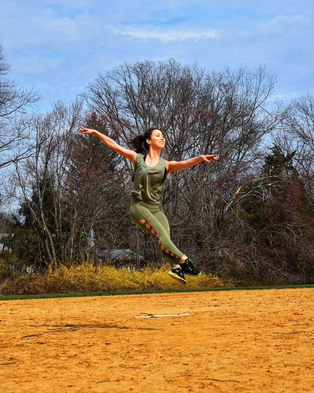 Lily Saito (齊藤莉理)さんのインスタグラム写真 - (Lily Saito (齊藤莉理)Instagram)「Happy Earth Day!!! And such beautiful weather to accompany its title 🌱 |📸 @annareneeatelier | Outfit from April @ellieactivewear Box! ==================================== #AprilEllie #LoveEllie #ellieactivewear #loveellie #ellieactivewearbox #activewear #workout #fitness #ellie #blogger #fitfam #ootd #ellieactivegirl #subscriptionbox #motivation #fitnessmotivation #gym #gymwear #fashionblogger #healthylifestyle #fitspo #active #selflove #yoga #gymlife #fitnessjourney #health」4月23日 11時26分 - lilysaito_