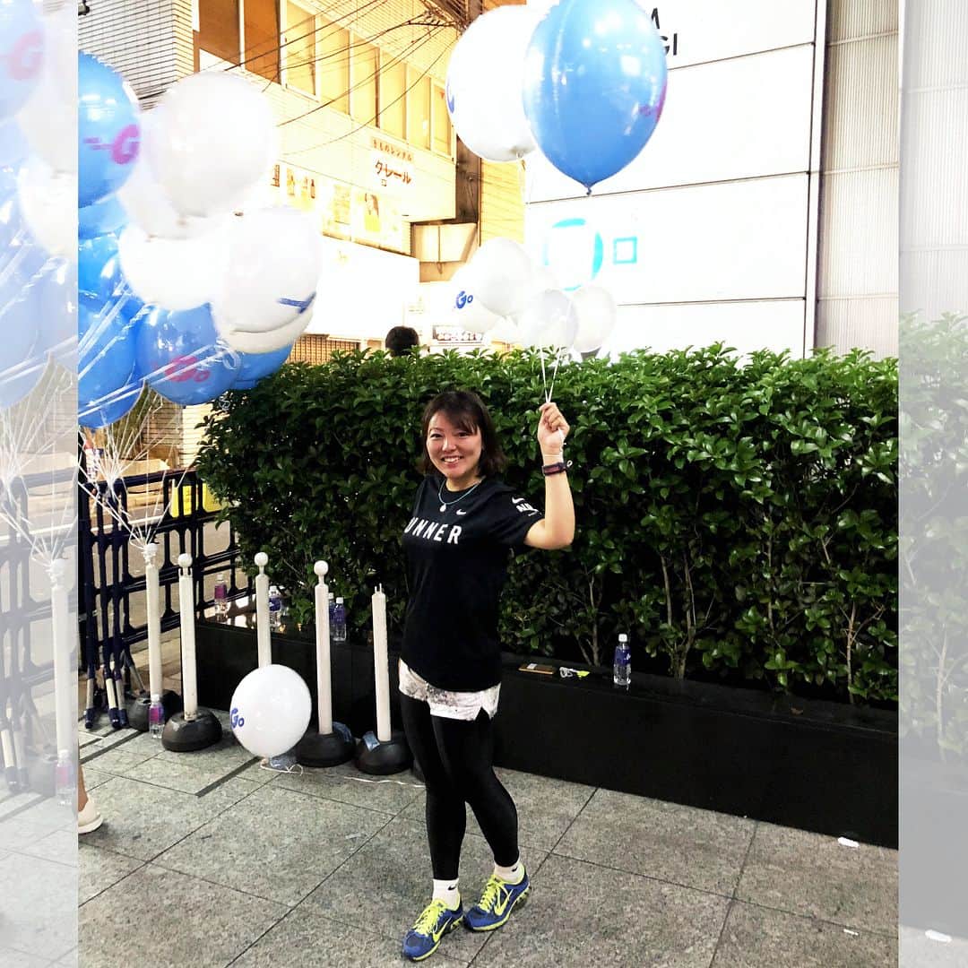 run+さんのインスタグラム写真 - (run+Instagram)「NIKE TOKYO GO FES Day2 ライブを満喫した昨日に引き続き、今日はランを満喫。 昨日はあんなに楽しく見てたけど、自走式トレッドミルは見るのとやるのじゃ大違い！！想像以上のキツさ(;´∀｀) なんとか100%でUNLOCK🔓 後のライブへと繋げられホッと一安心。 #tokyogo #自走式トレッドミルでハムスター気分🐹 #ハムスターになれる場所  #Niketokyo #NIKE #ナイキ #ナイキプラス  #NRC #NRCTOKYO #リアクト #ふわかるびよーん #ラン #ランニング  #ランニング女子  #街ラン #街RUN #RUN #RUNNING #RUNNER #RUNNERGIRL #RUNGIRL #CITYRUN #aday #japan #Runday #RunLovesLife」4月23日 15時08分 - runplus