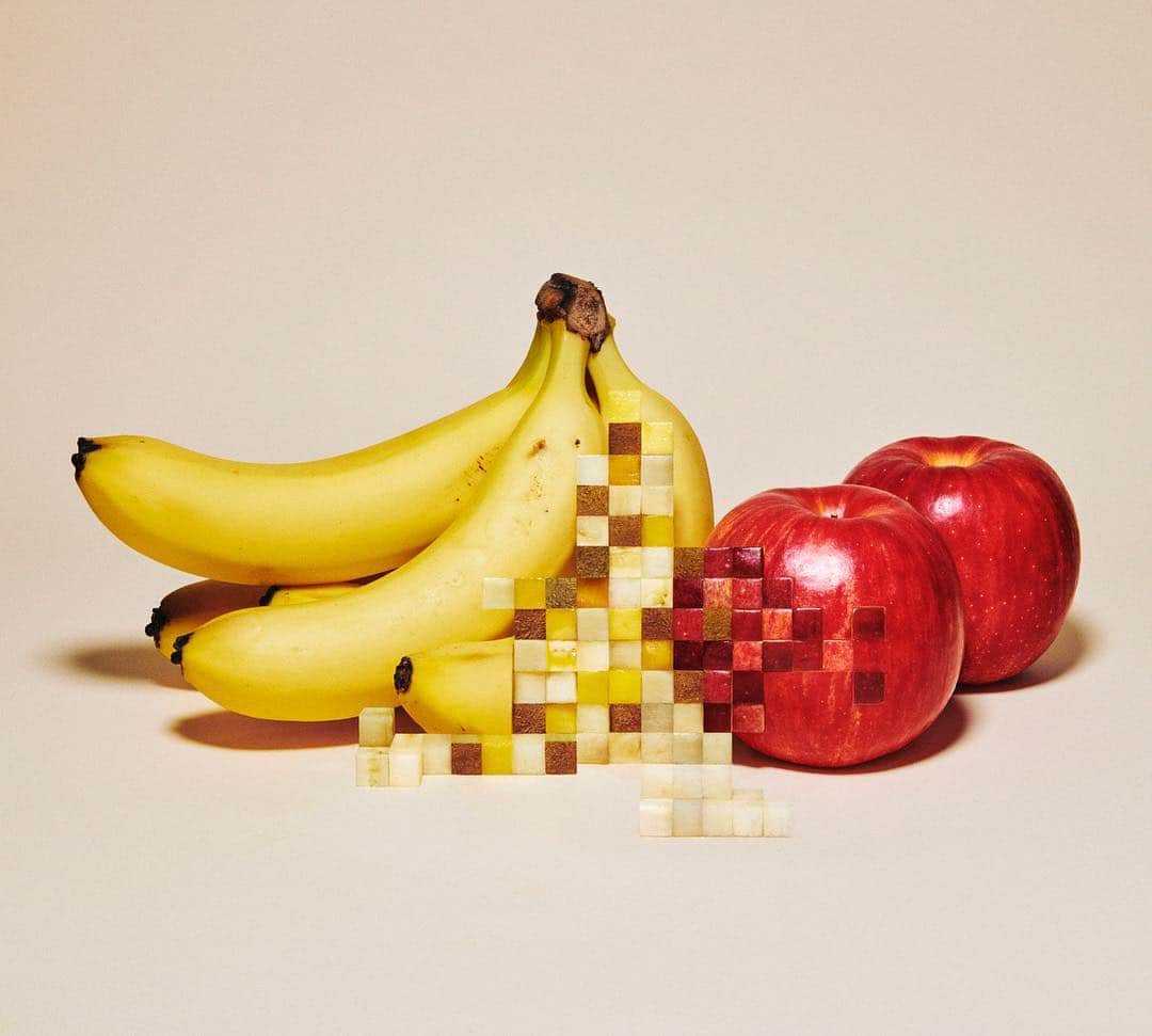 吉田ユニさんのインスタグラム写真 - (吉田ユニInstagram)「ZINE House 4.23mon-5.20sun at (marunouchi)HOUSE 10部入荷しました。 #りんご #バナナ #キウイ #パイナップル #モザイク #キューブカット #apple  #banana  #pineapple #fruits」4月23日 17時57分 - yuni_yoshida