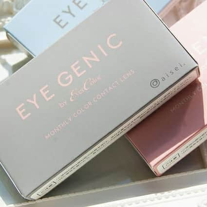 Galmoni - ガルモニ 公式のインスタグラム：「* * EYE GENIC by EverColor(アイジェニック バイ エバーカラー) EYEGENIC アイジェニック リュクスベージュ(LUXE BEIGE) ￥1600円 * DIA：14.5mm BC：8.7mm 含水率：38.5％ * コスパ最高の盛れるハーフカラコン！ * 薄いカラーだけどしっかり発色しますね！ メインのベージュカラーは明るさによってほんのりグレーっぽさも感じます アクセントカラーが程よく目立って自然な立体感が出ます * ふちがしっかりあるのでメリハリのあるくっきりした瞳に ダークブラウンだからきつい印象にはならないです * 派手めのカラコンなのですっぴんやナチュラルなメイクには浮いちゃうので、しっかりメイクに合わせる方がオススメです カラーメイクに合わせても可愛いはず★ * * #ちーぼーレポ(@kj_0828) * #EYEGENIC#アイジェニック #マンスリーカラコン#カラコン #カラーコンタクト#カラコンレポ #着用画像#マンスリー#カラバリ豊富 #今日のカラコン#カラコン着画 #コスメ好きさんと繋がりたい#可愛い #メイク好きさんと繋がりたい#ガルモニ #シンプル好き#カラコン好き#コスメ大好き #カラコンマニア#コスメマニア #アイメイク#プチプラ#新商品 #目元美人#女子力#デカ目 #かわいい#目力アップ#化粧品」