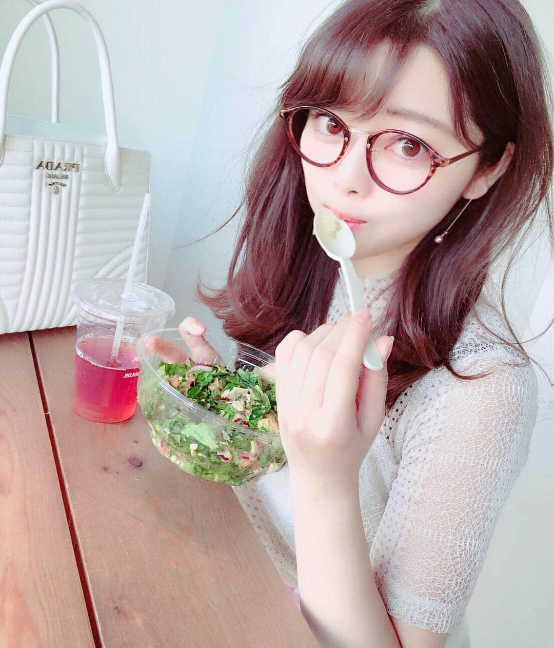 みさきさんのインスタグラム写真 - (みさきInstagram)「. . . ディズニーの前に 代官山の好きなサラダ🤤💗 ...crispsalad🌿 これ一つでおなかいっぱいになる🙂♡♡♡ . 👚」4月23日 21時13分 - misaki.official