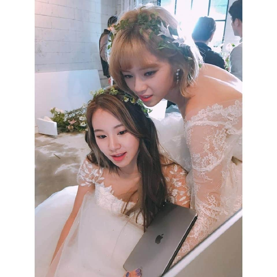 TWICEさんのインスタグラム写真 - (TWICEInstagram)「우리 챙이!!! 스무번째 생일축하해!! 노잼형제포레버 사랑해..❤️❤️❤️❤️」4月23日 22時01分 - twicetagram