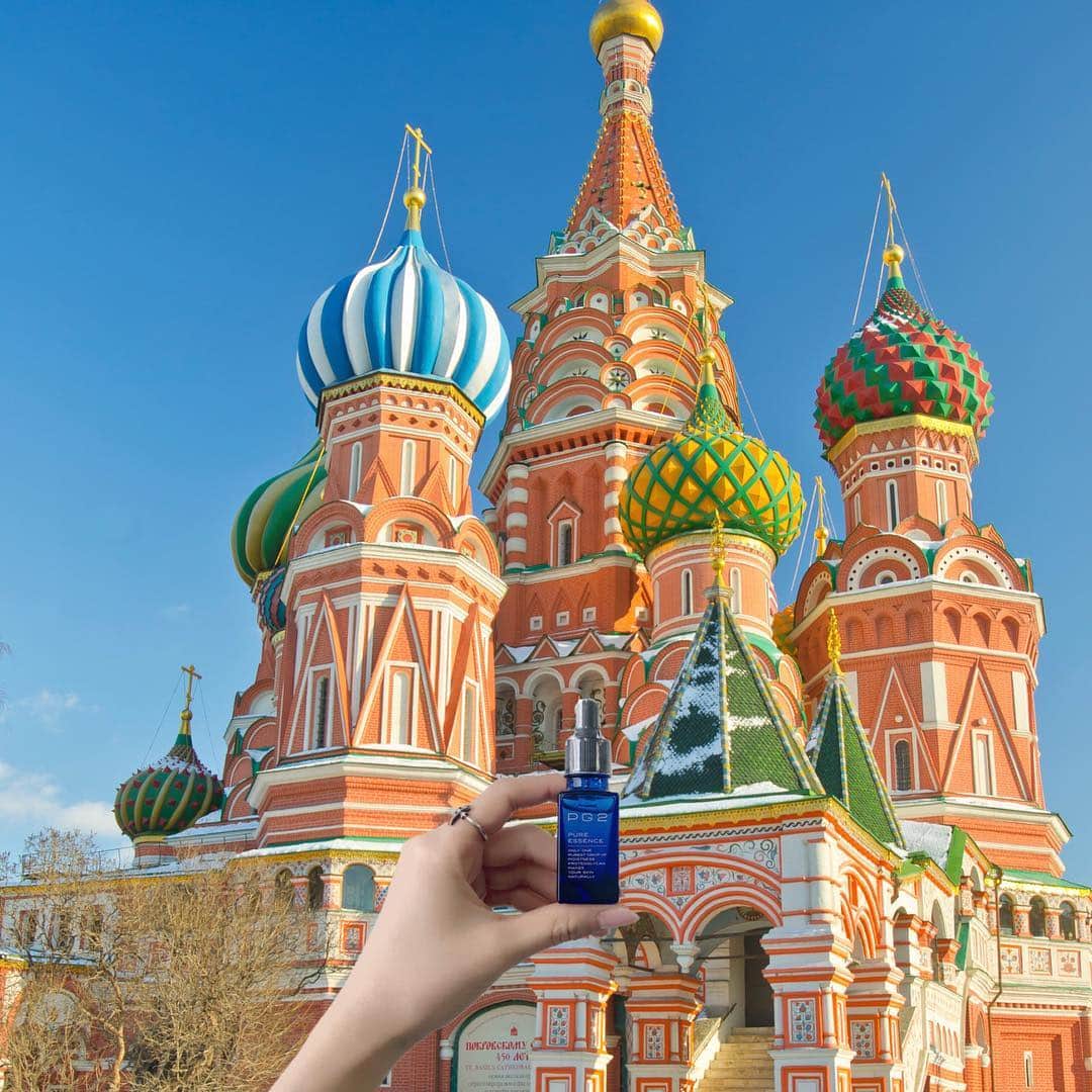 PG2さんのインスタグラム写真 - (PG2Instagram)「すべての美しい女性へ #世界遺産 のステキな景色と #pg2 を。 . 今回の美しい世界遺産は「#聖ワシリイ大聖堂」 PG2の美しさのヒミツは・・・URLをクリック . 聖ワシリイ大聖堂は #ロシア の #首都、#モスクワ の #赤の広場 に立つ #ロシア正教会 の #大聖堂。正式名称は「#堀の生神女庇護大聖堂」。 「#聖ワシリー大聖堂」「#聖ヴァシーリー大聖堂」「#聖ワシーリー寺院」とも日本では表記される。 . #日焼けしたくない #すっぴん #スッピン #きれい #きれいな景色 #タビジョ #旅女 #旅したくなるフォト #旅好き #ジョイフルライフ」4月24日 10時10分 - bh_pg2