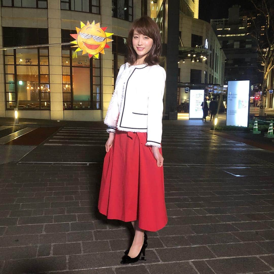 新井恵理那のNキャスさんのインスタグラム写真 - (新井恵理那のNキャスInstagram)「ちょっとハードル高めの紅白カラーだけど、普段着としても自然に着られるコーディネートでした(*^o^*) 先週の衣装、 トップス、ボトムス、ジャケット／ LESTERA http://www.lestera.jp アクセサリー／Lattice http://www.lattice-web.jp #新井恵理那  #新情報7daysニュースキャスター」4月24日 20時28分 - tbs_7nc