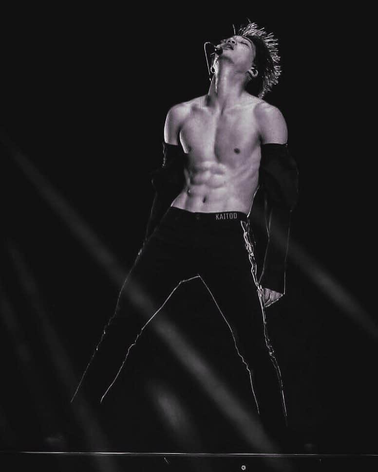 カイ のインスタグラム：「random throwback picture cause I don't get to update anymore;; might try to post more since I'm on vacay already anyways 😝 #Kai #카이 #김종인 #EXO」