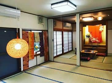 Space Marketさんのインスタグラム写真 - (Space MarketInstagram)「． 【宿泊もできる◎千葉県の和風スペース🍵】 元々集会場だった#古家を #和風 な家具やインテリアで 飾り付けたスペース🏠🌸 #パーティ や#写真撮影 はもちろん #宿泊施設 としても利用いただけます✨ ． #スペースマーケット #spacemarket #レンタルスペース #日本文化 #千葉 #展示会 #和インテリア #着物 #刀 #扇子 #コスプレ撮影 #和室ロケ #スペマ」4月24日 13時36分 - spacemarketjp