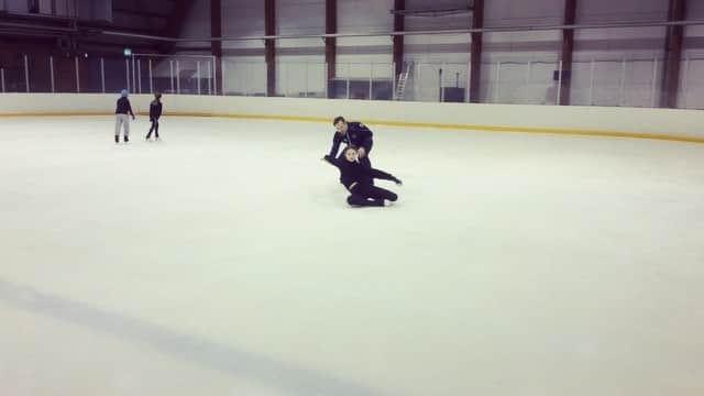 セシリア・トルンのインスタグラム：「How to master a fall 👸🏻😂🙈 #strikeapose #servingsass #normalisboring #hewasntexpectingthat w/ @mauriziothecap」