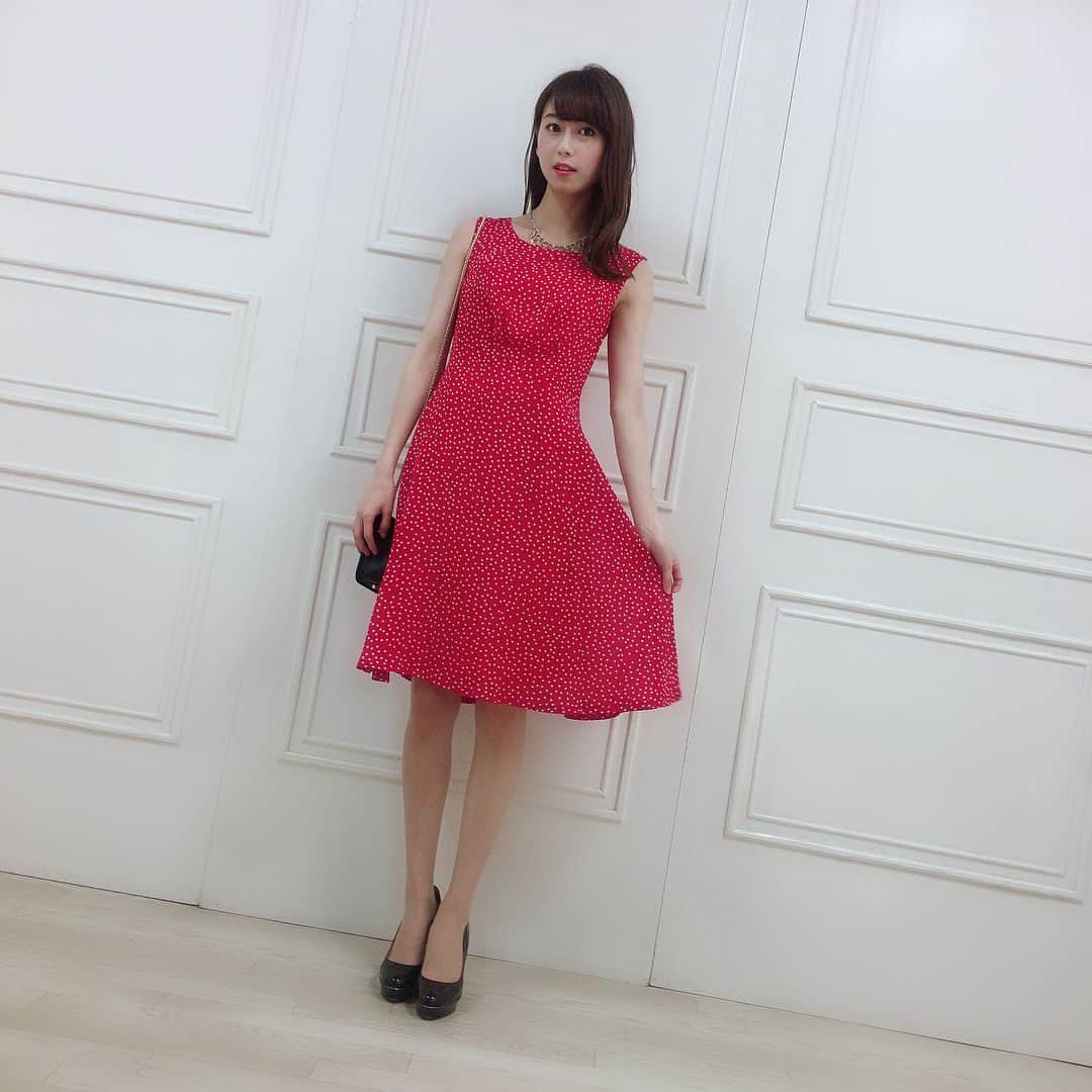 小坂温子さんのインスタグラム写真 - (小坂温子Instagram)「@mimigrant_official さん撮影👗💕 赤いドットのワンピに一目惚☺️ 発売は夏の予定ですって💕 待ち遠しいな🧘‍♀️✨ #mimigrant  #ミミグラント  #ワンピース 👗 #ドット柄  #赤いドット  #赤いワンピース  #ひらりん  #今日も楽しかった」4月24日 18時48分 - kosaka_atsuko