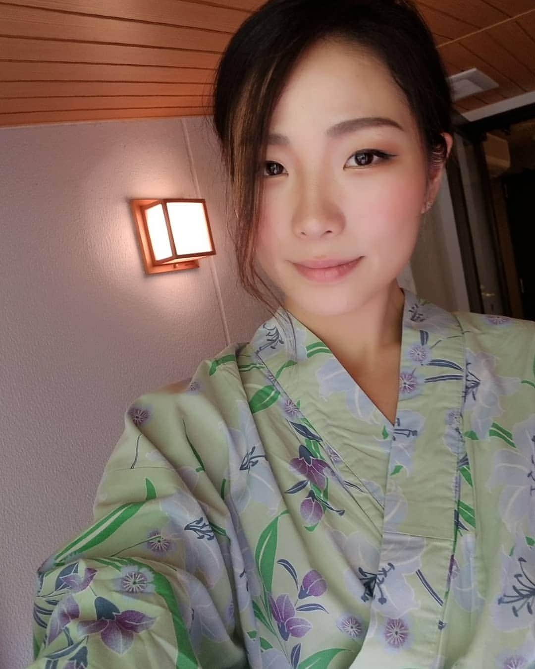 永吉令奈のインスタグラム：「初めての箱根⭐️ 露天風呂気持ちよかったー😆🎵 #平日休み  #holiday #箱根 #箱根温泉 #露天風呂 #個室風呂 #天成園 #温泉旅館 #日帰り温泉 #神奈川温泉 #トレーニング休み #美味しいもの食べまくる #チートデイ」